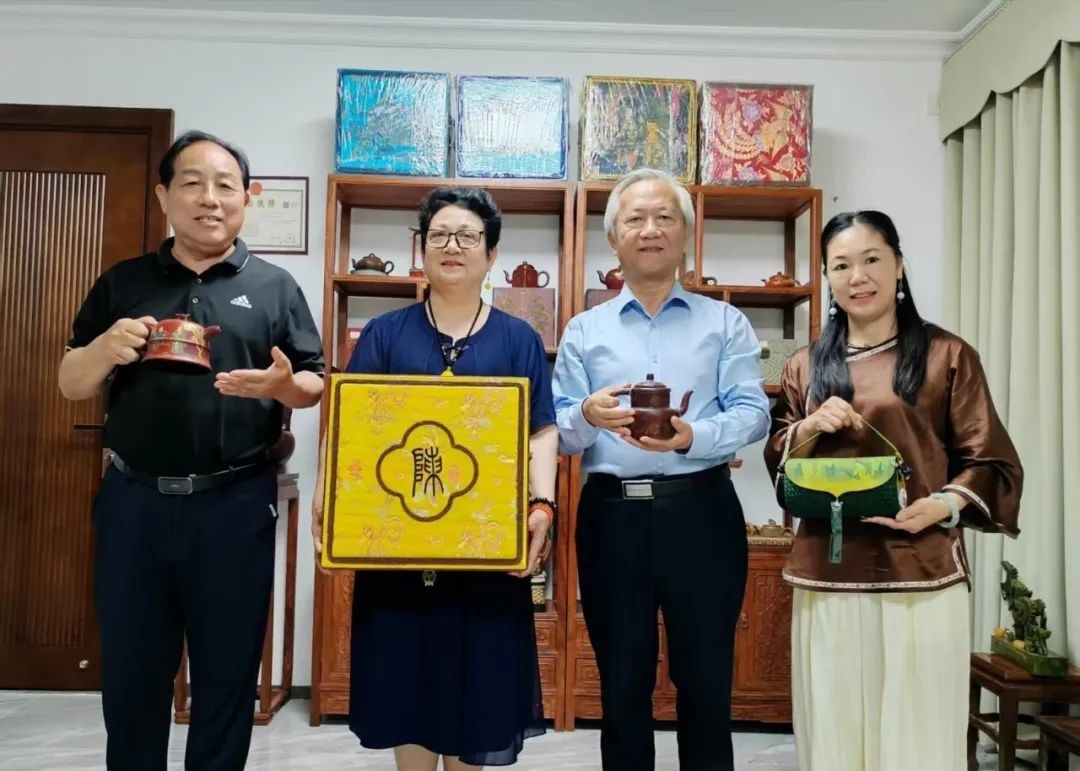 香港經濟管理學院荣誉院长杜鋼建訪問陳鳴遠書院